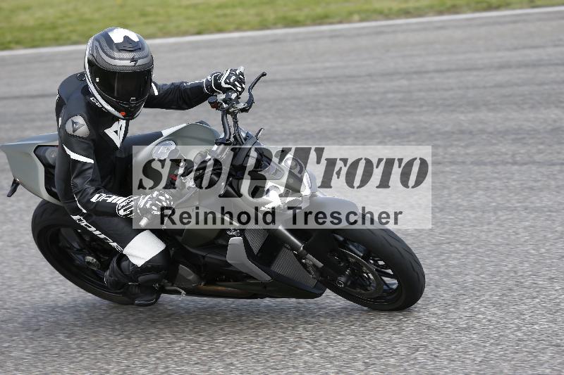 Archiv-2025/09 22.04.2025 Cornu Master School ADR/gruen-vert/29